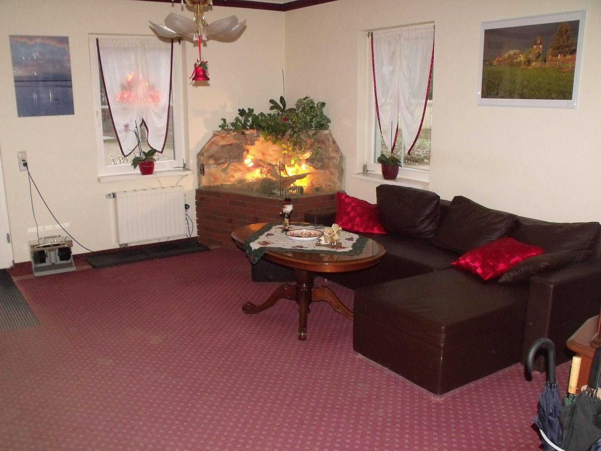 Seehotel Schorfheide Althüttendorf エクステリア 写真