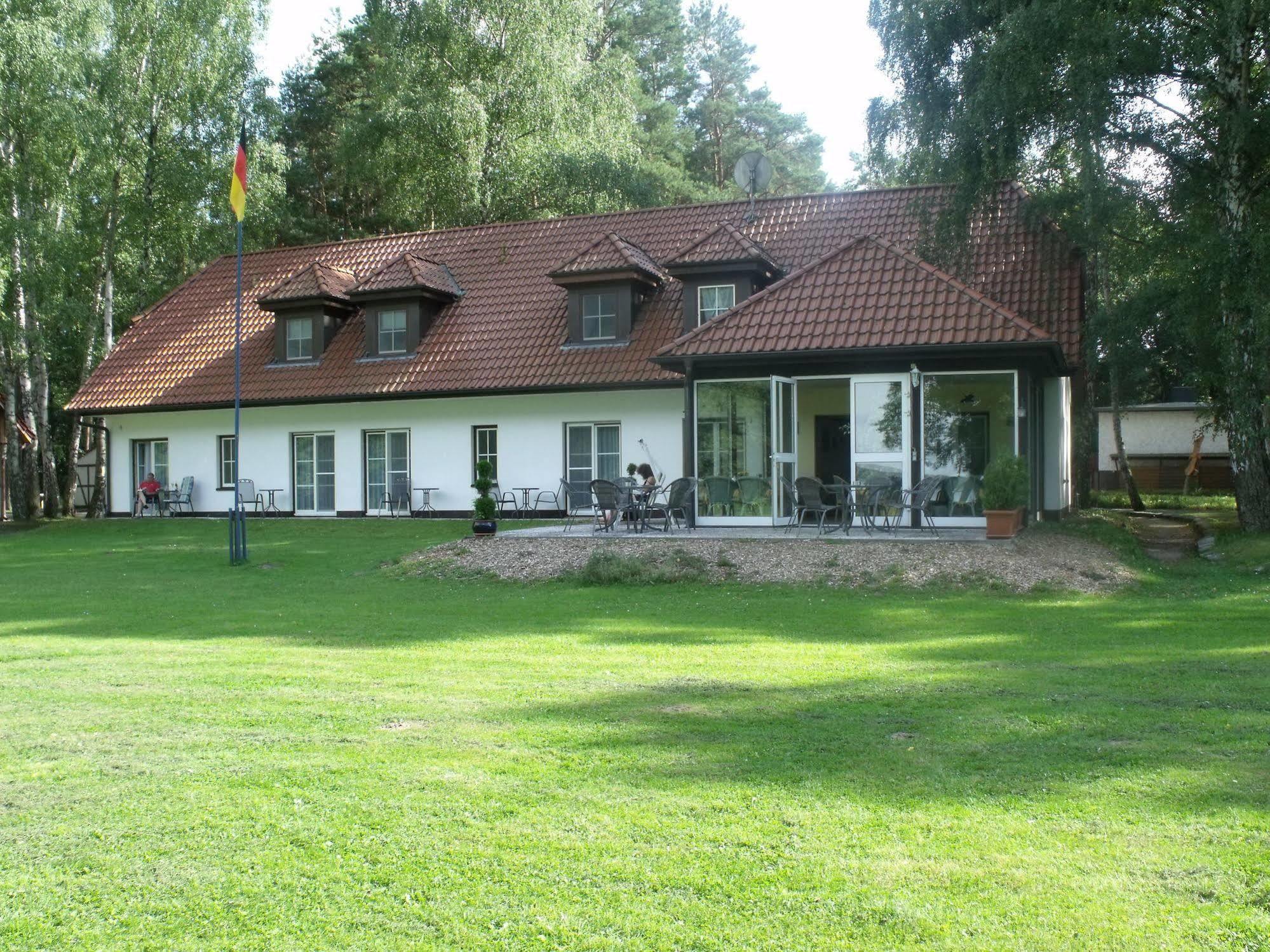 Seehotel Schorfheide Althüttendorf エクステリア 写真
