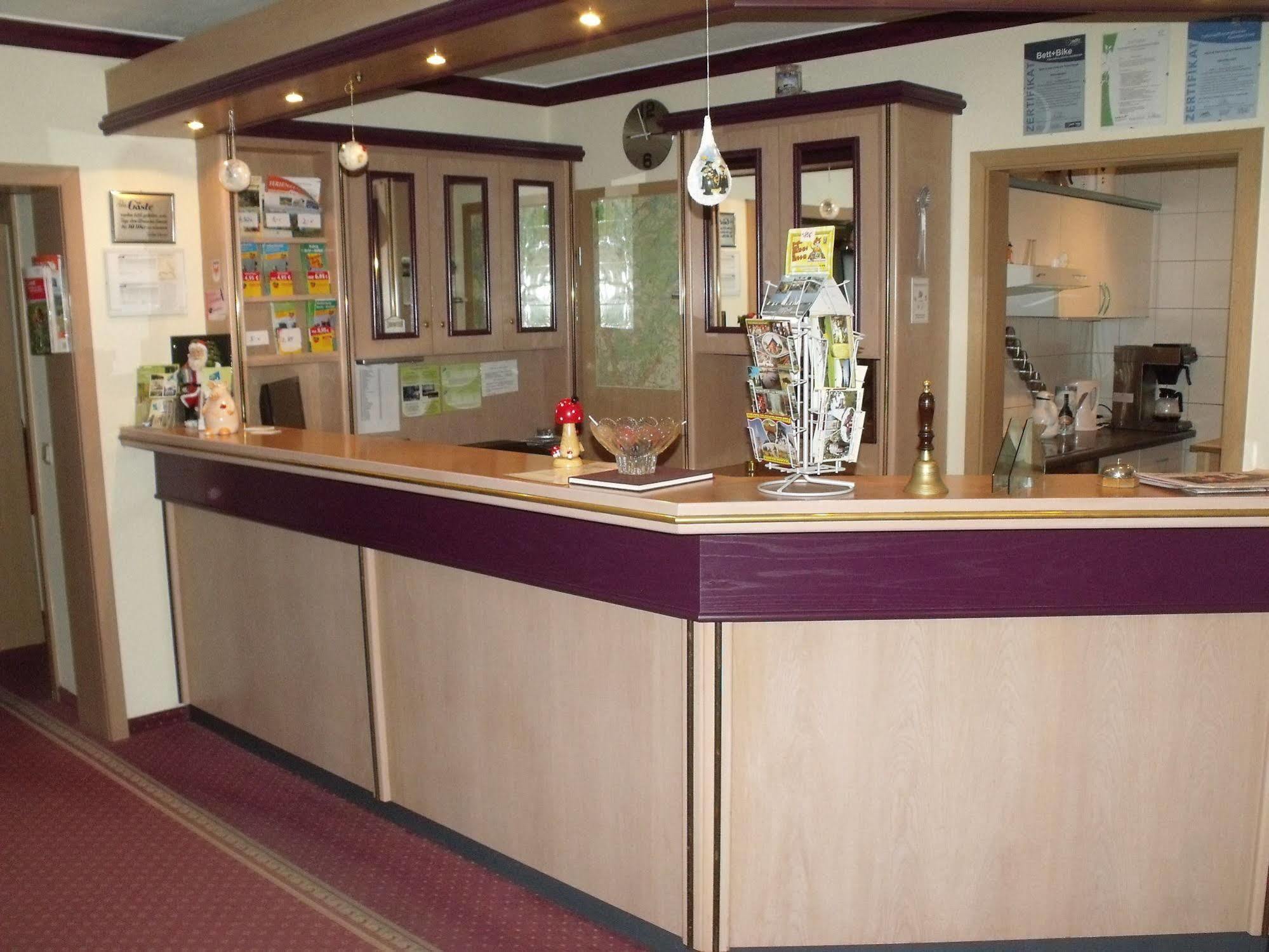 Seehotel Schorfheide Althüttendorf エクステリア 写真